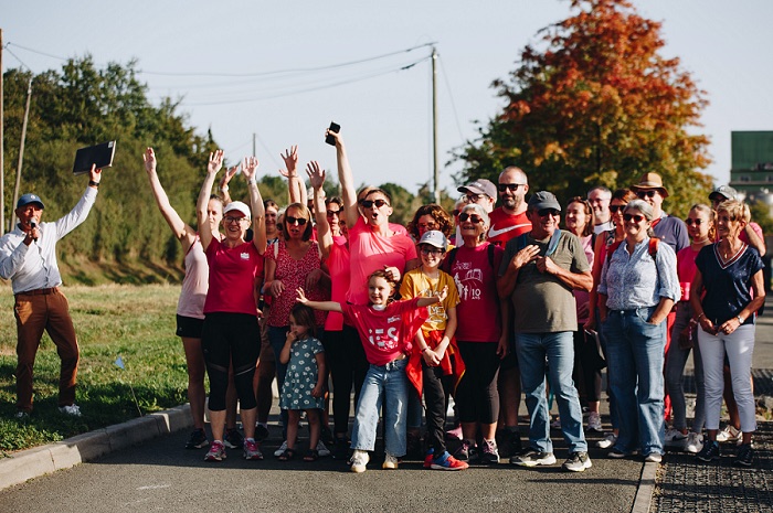 Participants réunis au départ de la course solidaire de Brissac